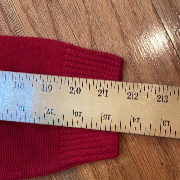Women’s Red Owl Sweater Size 1x long sleeve the owl appears as if done by hand - Picture 5 of 16